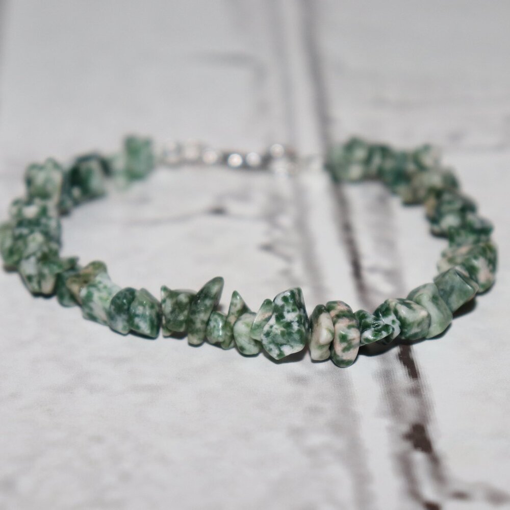 NWOT Tree Agate beaded natural stone bracelet 7.5"